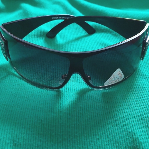 **NEW** Vintage-inspired Sunglasses